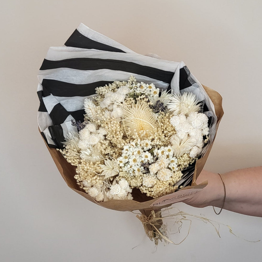 
            
                Load image into Gallery viewer, Dried Bouquet
            
        